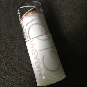 Natasha denona face glow in medium gently used